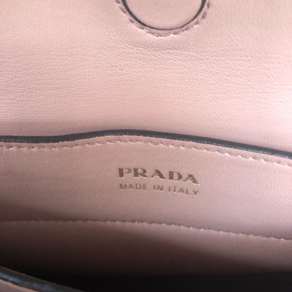 100% Authenticity Prada Large Black Saffiano Leather Tote - Picture 12 of 16